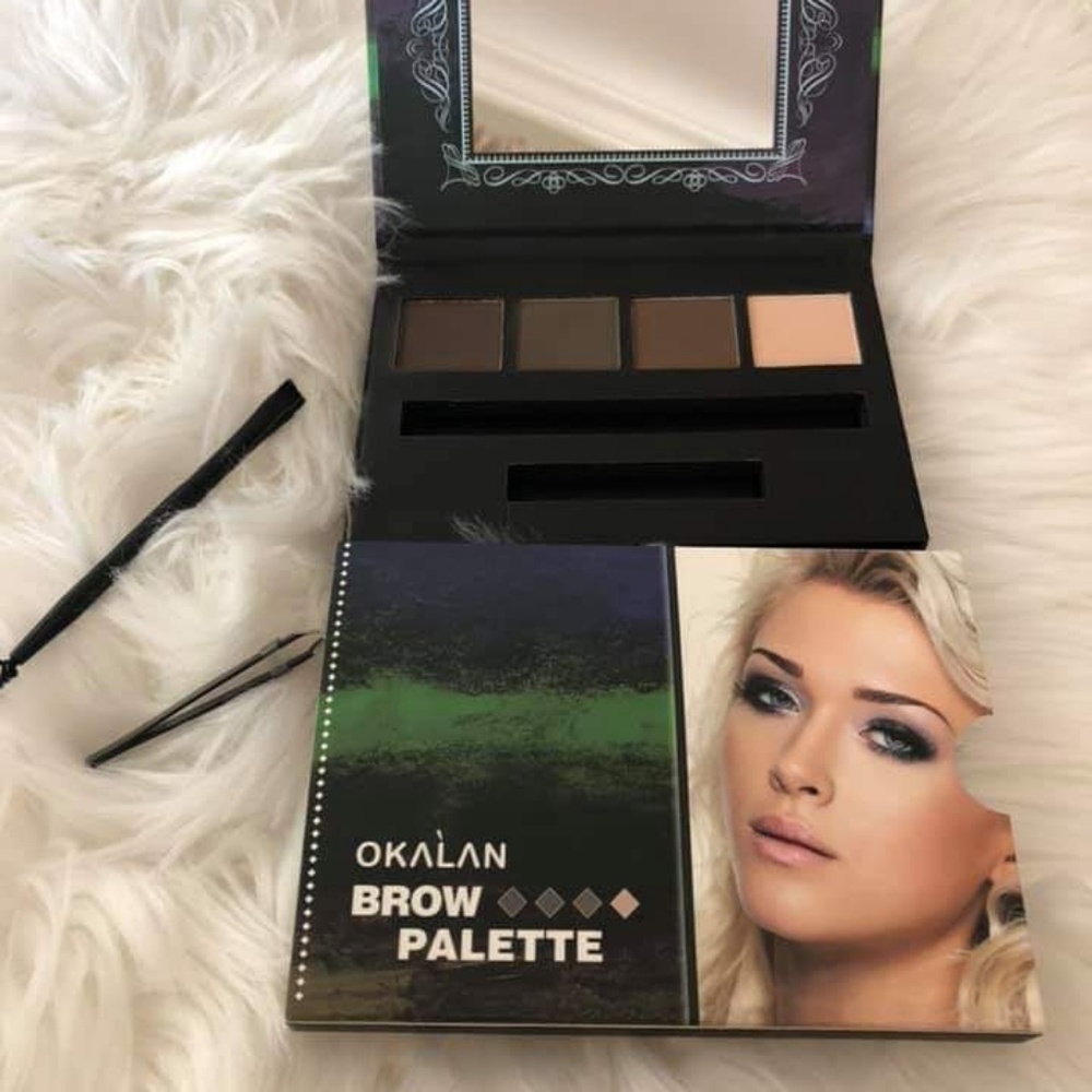 Brow palette